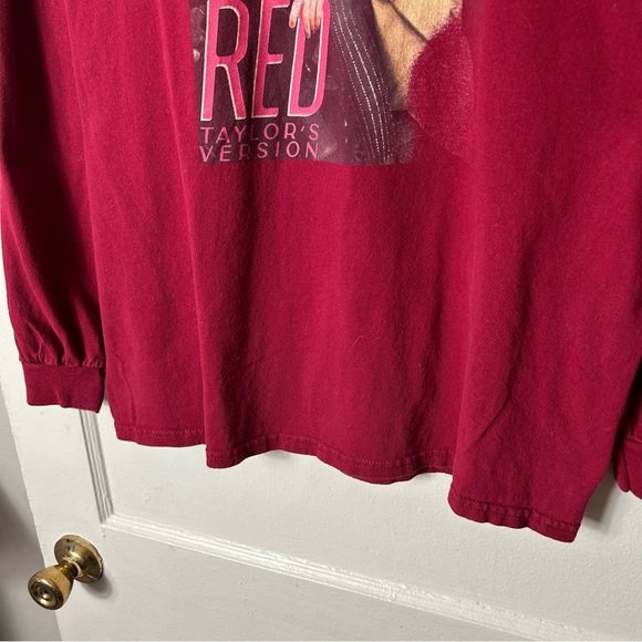 Taylor Swift Shirt Red Taylor's Version Long Sleeve Print Album Photo Shoot L - Picture 4 of 9
